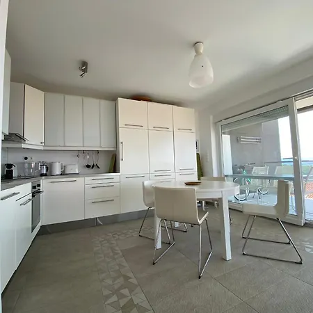 公寓 Apartman Njivice 奈维斯